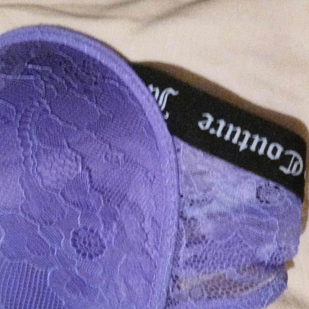 Woman's bra - Picture 2 of 3